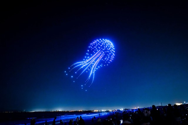 ドローンイルミが「銭形まつり」に登場　香川・観音寺市