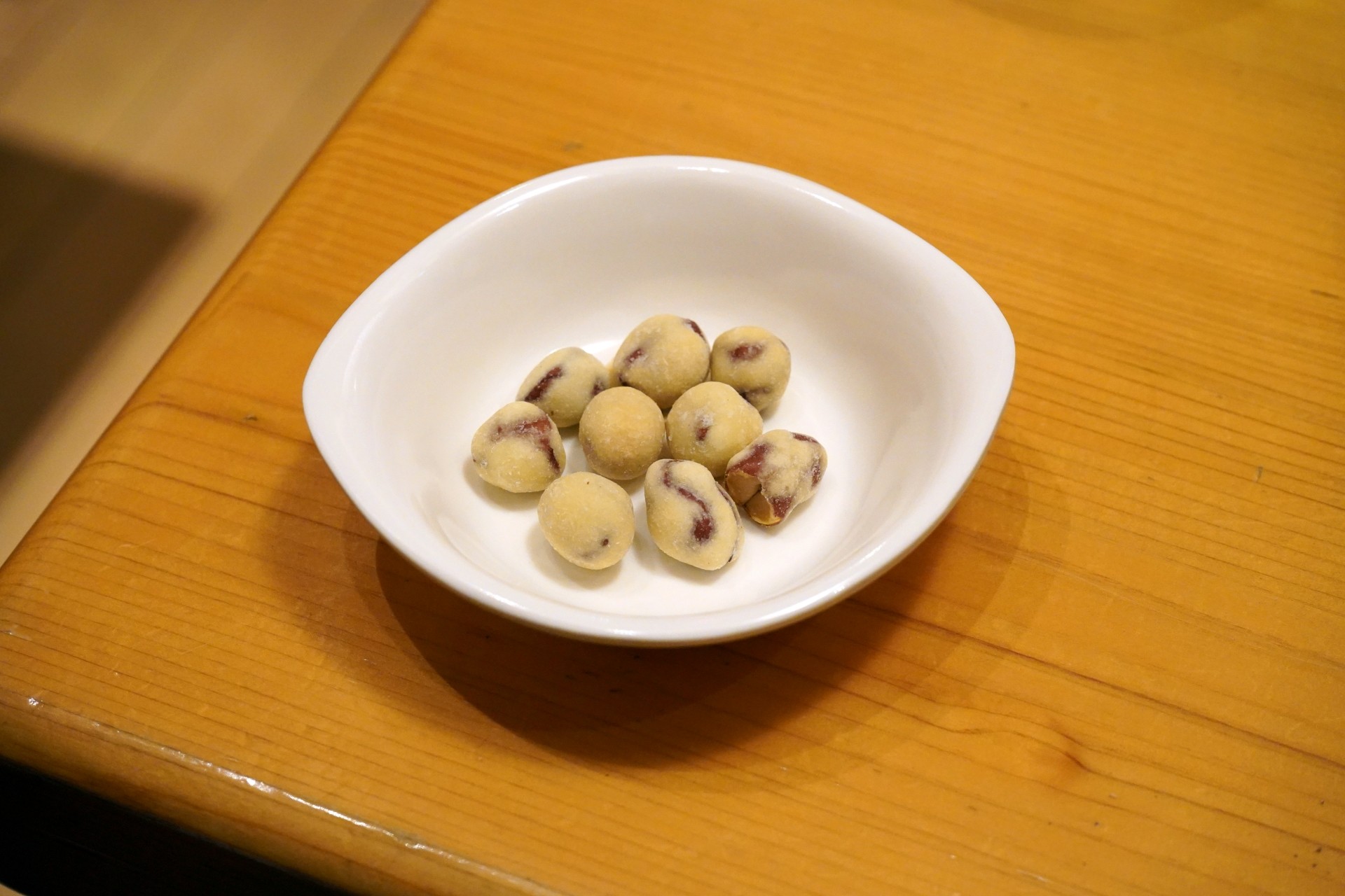 コメダ珈琲店「こちらサービスの豆菓子となっております」 名古屋人が