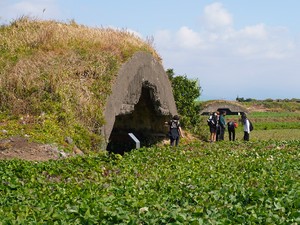 「韓国のハワイ」済州島、もう一つの観光スポット　歴史の足跡をたどるトレッキングへ