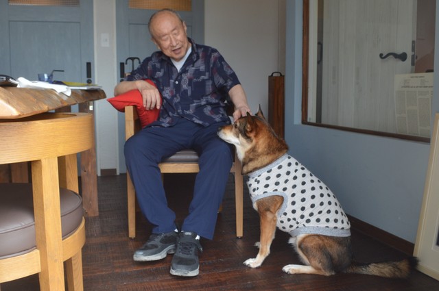 デイサービス『南武庫茶寮』で癒しの存在となっているふたばちゃん