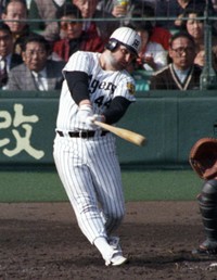 阪神日本一の1985年に54本（ＭＶＰ）、86年に47本で2年連続本塁打王（両年とも三冠王）に輝いたランディ・バースさん
