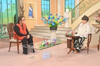 10日放送の「徹子の部屋」に出演するコロッケ（左）と司会の黒柳徹子＝テレビ朝日提供