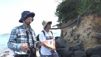 過去のジオツアーの様子（左：香川大　長谷川特命教授）