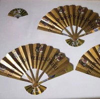 制作を始めた頃に作った扇子。金色が豪華で、これはこれで美しい（nacchon19さん提供）
