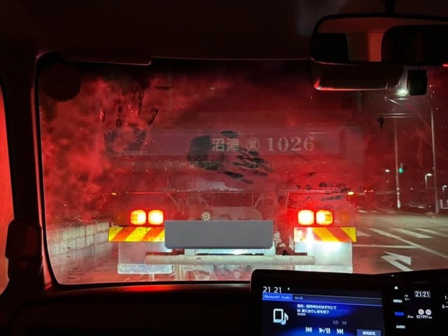 少し引いた位置から見ると、より手の形がはっきり見える／なひさん（＠sharkkira1127）提供