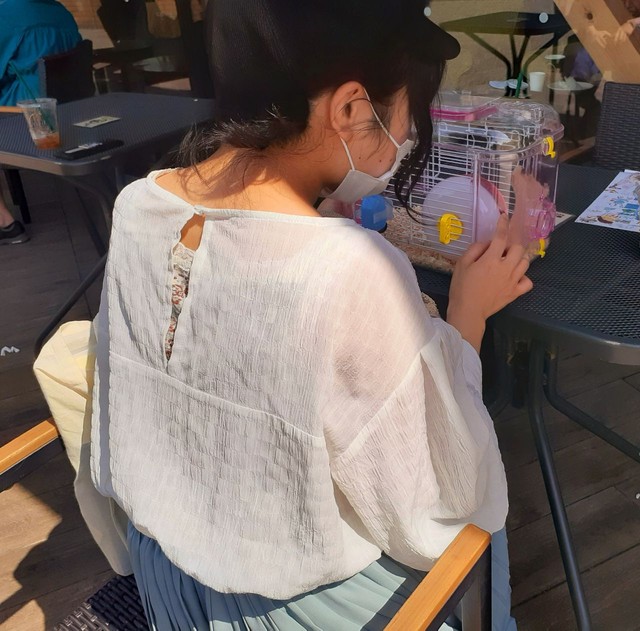 普段着の尾崎さん