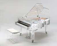 クリスタルグランドピアノCR-45（河合楽器製作所提供）