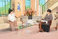 9日放送の「徹子の部屋」に出演する菊川怜（左）と司会の黒柳徹子＝テレビ朝日提供