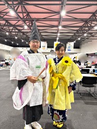 「ペア碁ワールドフェスティバル2025」に手作り衣装で参加した息子と母（画像提供：フウセンカヅラさん）