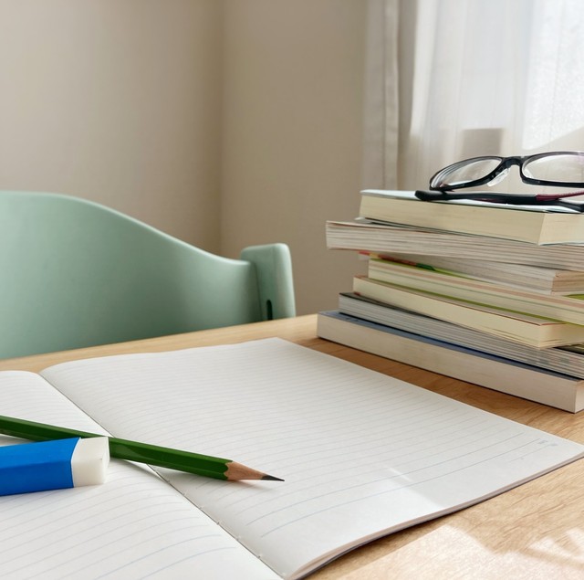 理科対策におすすめの教材はこれ！　※画像はイメージです（にこぐも/photoAC）