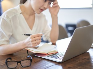 遺産分割協議で相続放棄を検討する　借金など負の遺産を抱えずに済むが、トラブルの可能性も