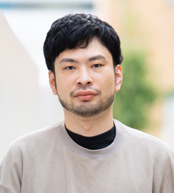 直木賞受賞・小川哲さんの『君のクイズ』と書評欄紹介『彼女たちの山』贈呈