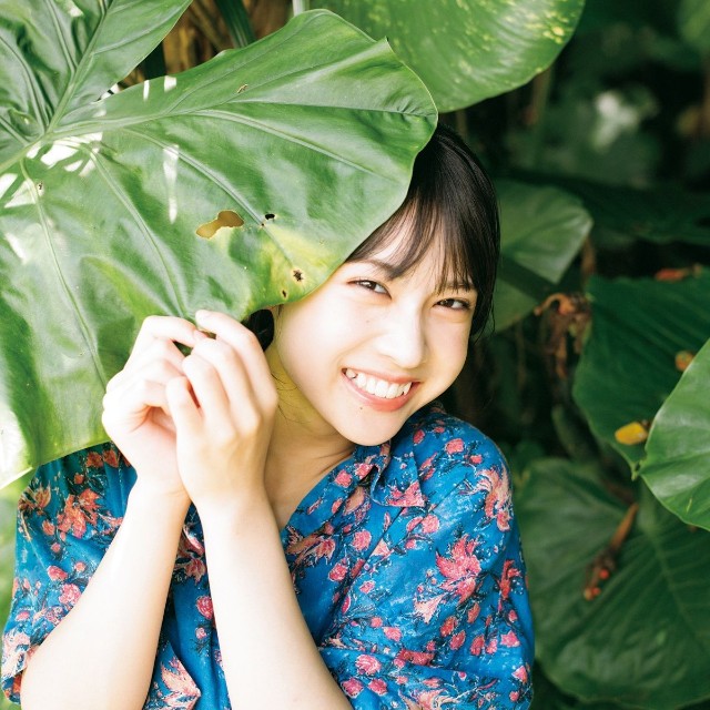 芳賀礼１ｓｔ写真集『ぽんっ』（撮影/酒井貴弘・双葉社）