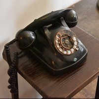 昔ながらの黒電話（photoACより「へいなん」さん撮影、イメージ画像）