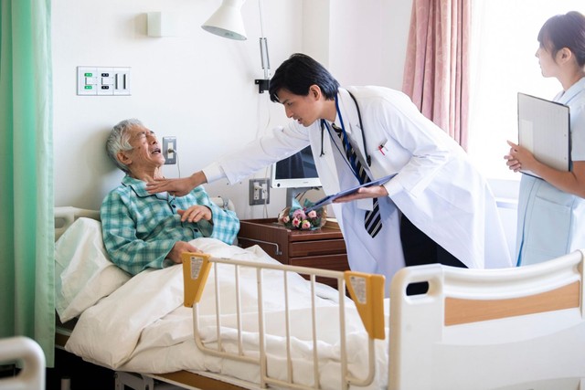 フレイル健診を通じて、健康寿命を延ばすきっかけに※画像はイメージです（Monet/stock.adobe.com）