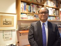 店主の鈴木宏典さん