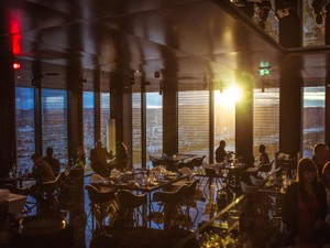 飲食店が戦場になるクリスマス。頭に安室奈美恵が降臨したあの年