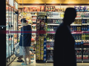 カブに乗って一人旅。凍える手も心も温めてくれたコンビニのあんまん