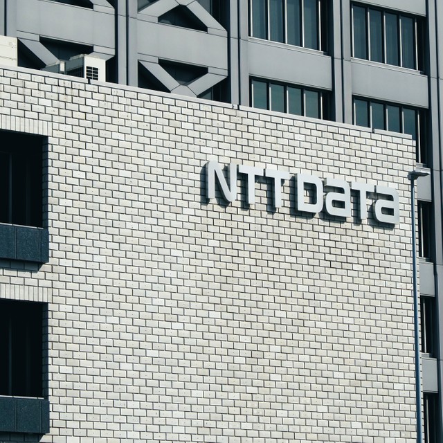 新卒就職人気企業の1位は「NTTデータ」でした　※画像はイメージです（beeboys/stock.adobe.com）