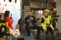 トークショーで初共演した平山みきさん（右）と今村翔吾さん＝京都市中京区・ゼスト御池