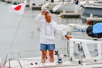 2022年、83歳でのチャレンジで、新西宮ヨットハーバーに帰港した堀江さん