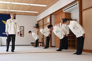 「地獄の訓練」で管理職は生まれ変わる？　富士山麓で挑む“限界突破”の13日間