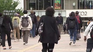 ゴールデンウイークが終わりＪＲ仙台駅前には通勤通学の人たちが戻る