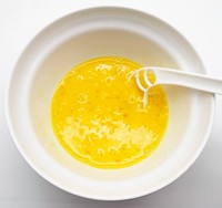 「ときたま名人」でとき卵を作る様子