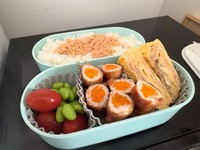 坂田さんが中学2年生の娘さんのために初めて作った弁当／坂田聖一郎（ドラゴン先生）さん（@dragonteacher2020）提供