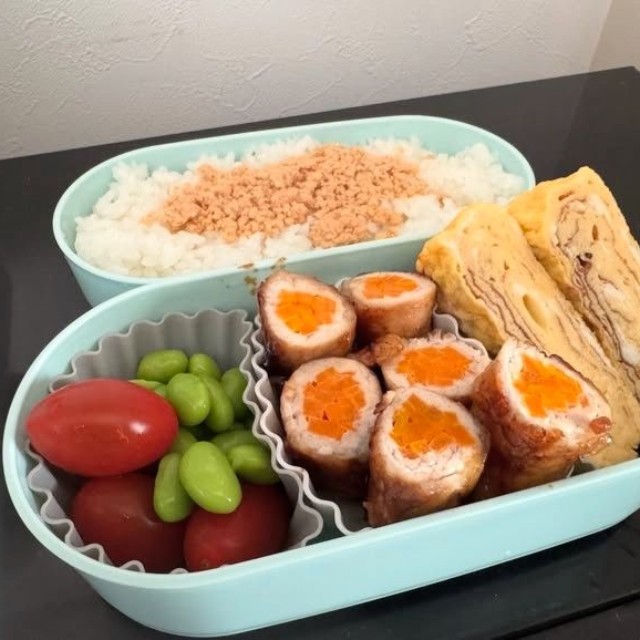 坂田さんが中学2年生の娘さんのために初めて作った弁当／坂田聖一郎（ドラゴン先生）さん（@dragonteacher2020）提供