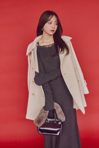 森香澄さんが纏うCOCO DEALホリデーコレクション／OUTER ¥29700/ ONE-PIECE ¥17600