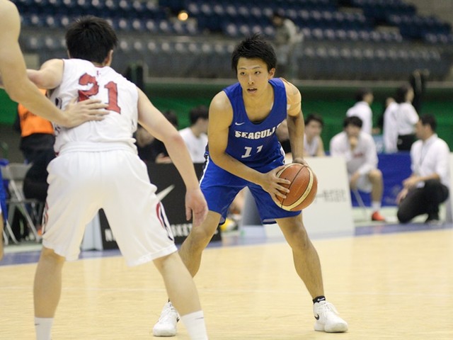 バスケ - 拓殖大・岡田侑大が58得点をマーク、苦境で奮闘する背番号1の