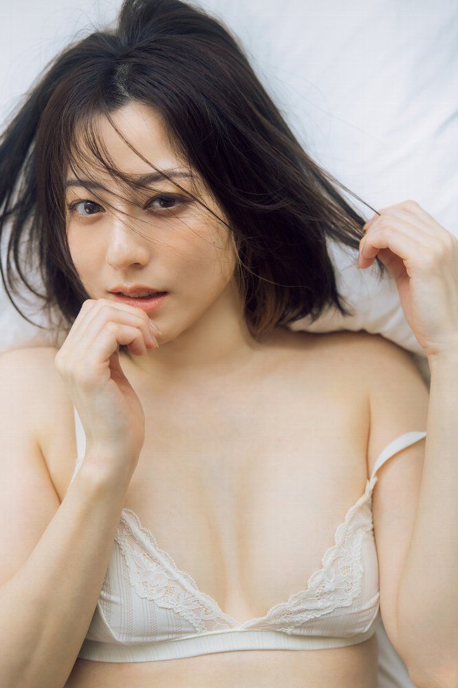 元・おニャン子B組！32年ぶりにグラビア復活「ホントに53歳なんですか