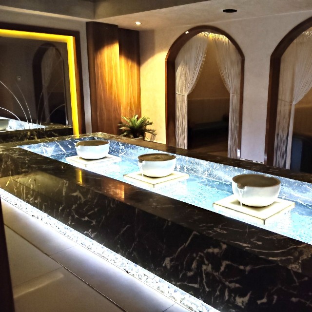 マッサージを終えたら休憩コーナーで紅茶を楽しめる