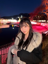 4人組アイドルグループ「yosugala」の君島凪さん（本人の公式Xから）