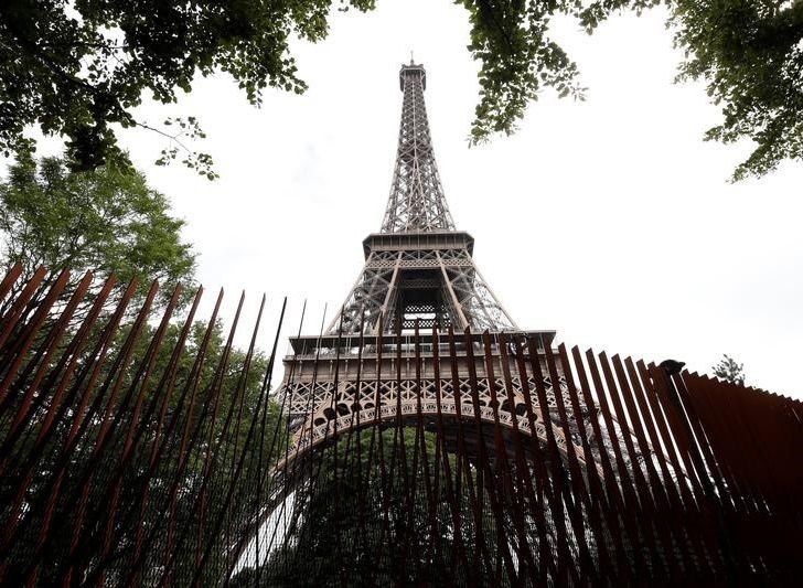 パリのエッフェル塔がストで閉鎖、エレベーター新規則巡り紛糾：朝日