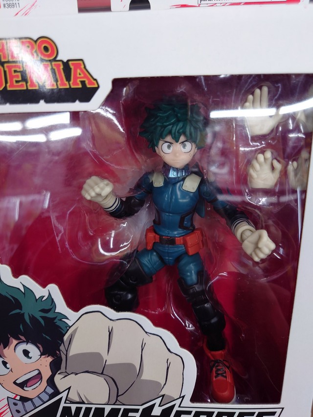 日本でもお馴染みヒロアカのデクのフィギュア（提供：でめきんさん）