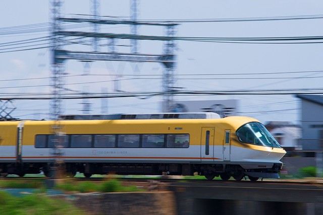 近鉄は終夜運転で特急も運転する（蒲生　喬/stock.adobe.com）