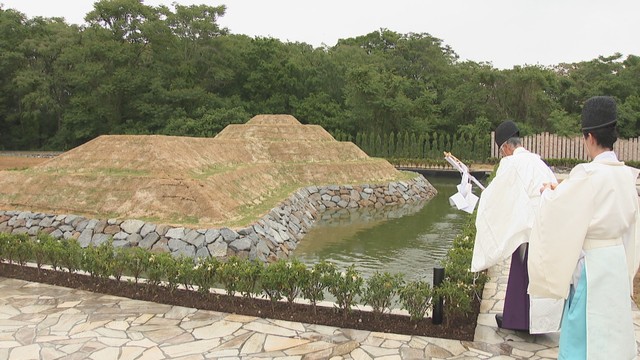 高松ほたるローズガーデンに完成した古墳型樹木葬墓　高松市川部町