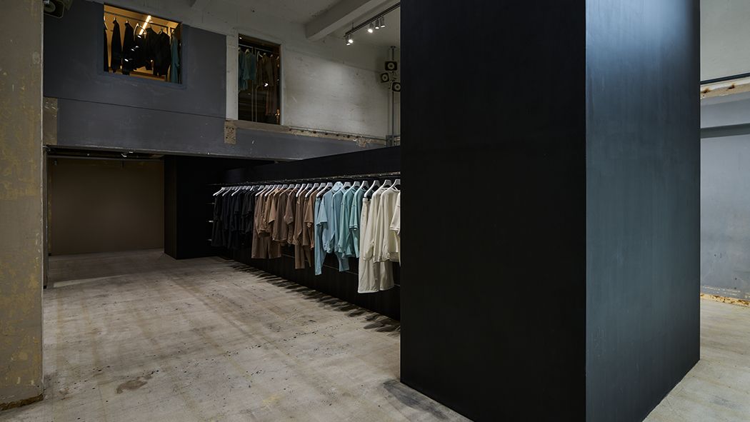 建築の中に、洋服が静かに収まる空間<br>Graphpaper OSAKA、北堀江にオープン<br>最大規模のコンセプトストアが誕生