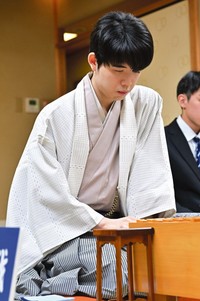 永瀬王座を破り、前人未到の八冠独占を達成した藤井聡太新王座（提供・日本将棋連盟）