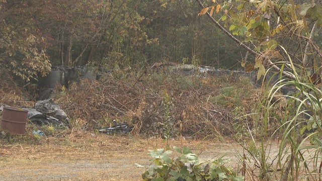 発生源とみられる活性炭が置かれていた場所　岡山・吉備中央町上田東　2023年11月