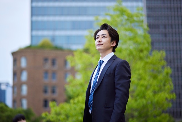 年収1000万円以上の求人が増加　※画像はイメージです（west_photo/stock.adobe.com）