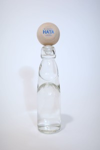 オールガラス製の瓶ラムネ「HATA PREMIUM」