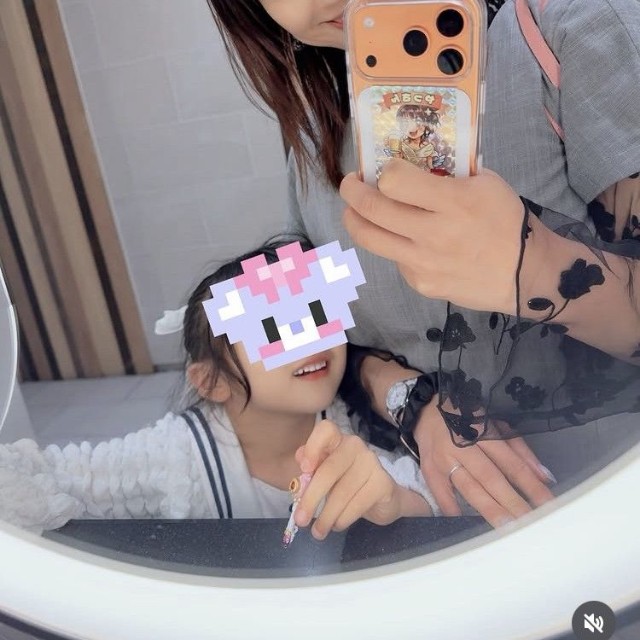 安枝瞳インスタグラム＠hitomiyasuedaより
