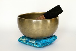 金のおりんに相続税はかかる？　非課税となる条件と注意点を解説