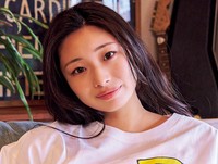 星野琴（撮影／ANI（スチャダラパー）　ヘアメイク／KEIKO（renewal）　スタイリング／田中陽子　撮影サポート／スギゾー）