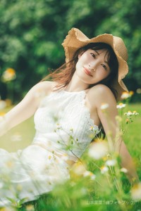 山本里菜アナウンサーの1stフォトブックより＝©東京祐／講談社