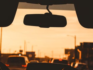 今更好きと気づいたなんて、恋人が出来たと報告した私は伝えられない