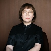 第１６７回直木賞に窪美澄さん「夜に星を放つ」